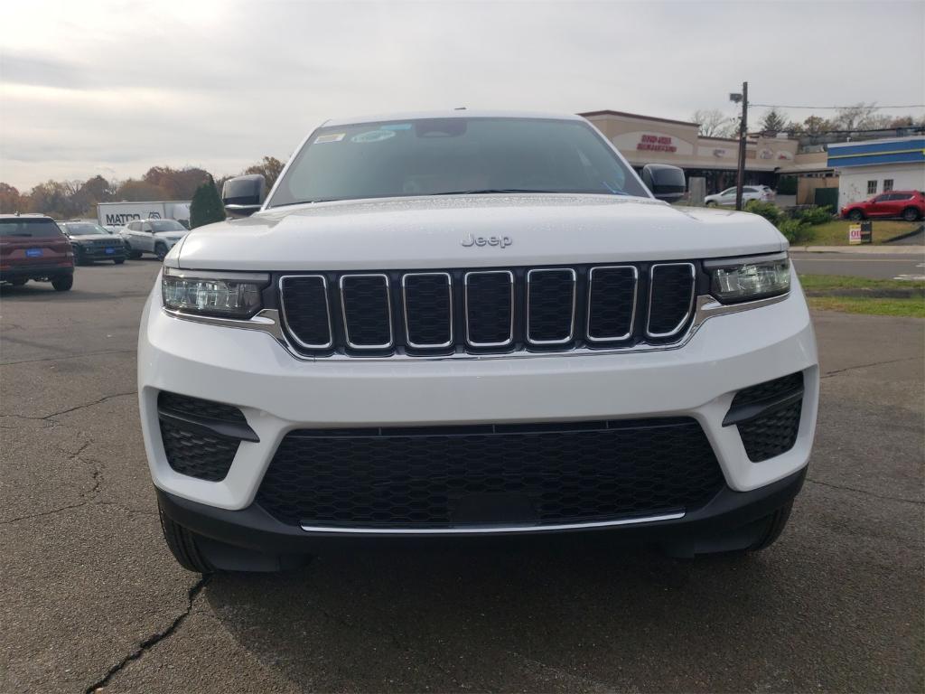 new 2025 Jeep Grand Cherokee car, priced at $43,575
