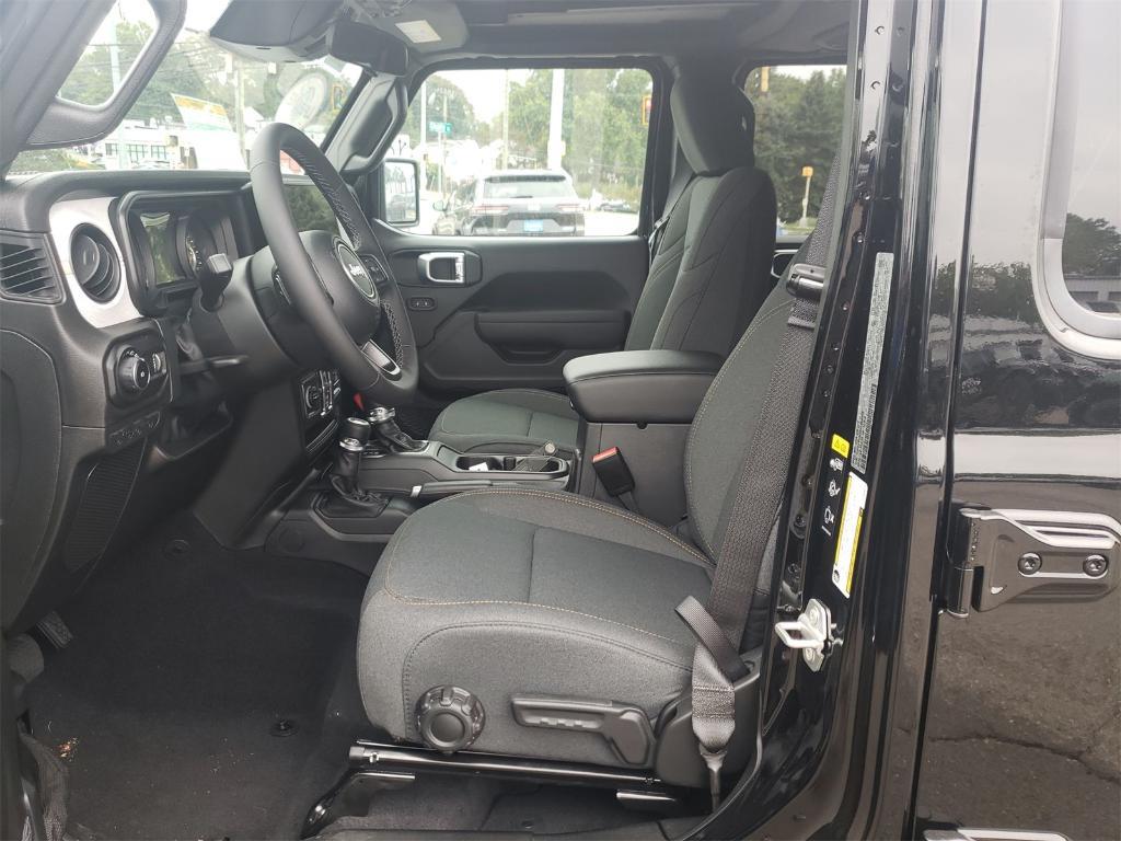 new 2025 Jeep Wrangler car, priced at $53,865