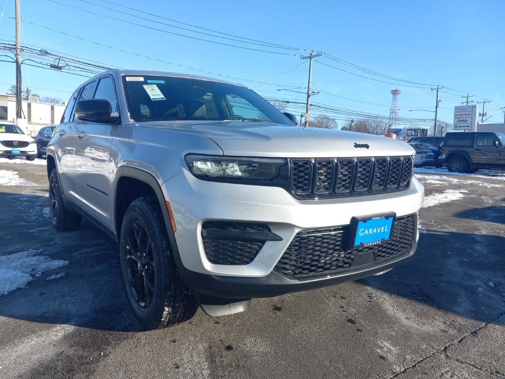 new 2025 Jeep Grand Cherokee car, priced at $47,330
