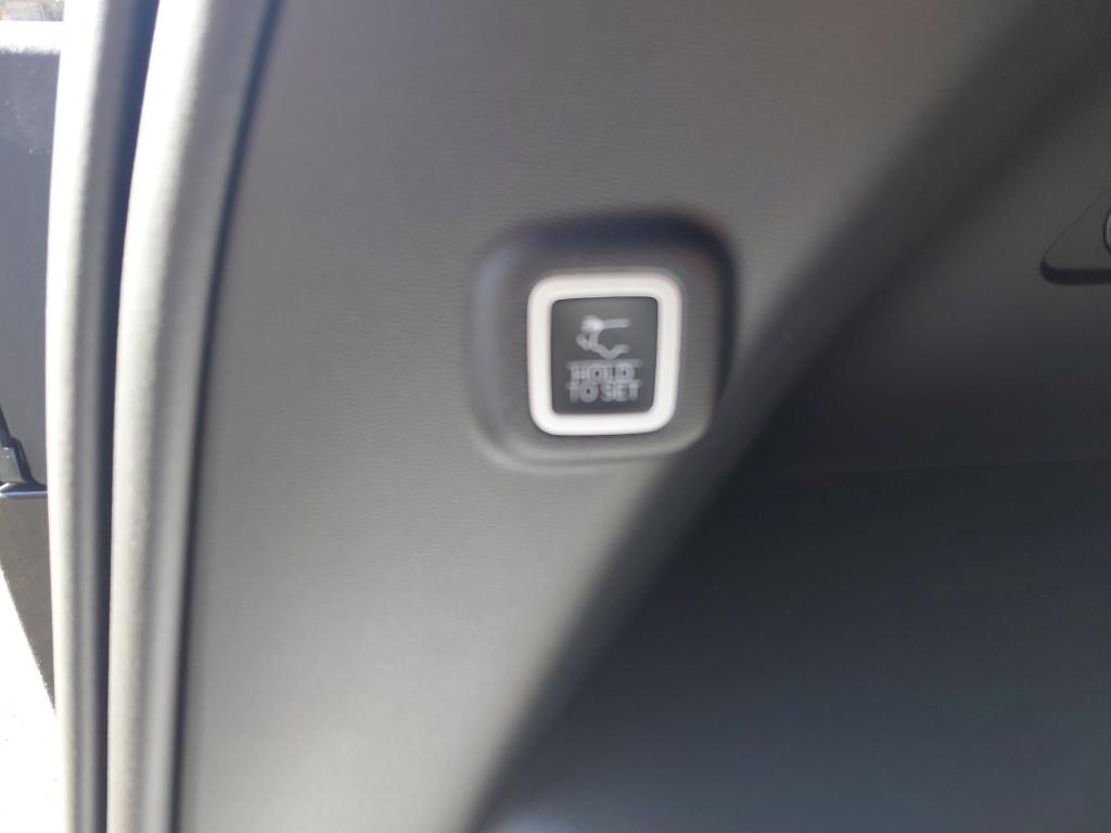 new 2026 Jeep Cherokee car, priced at $43,085