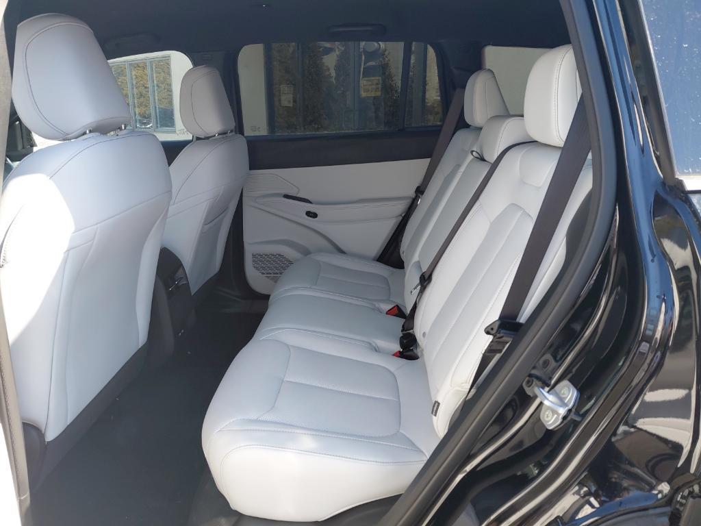 new 2026 Jeep Cherokee car, priced at $43,085