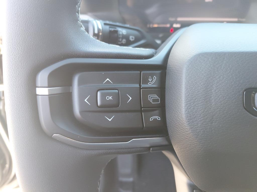 new 2026 Jeep Cherokee car, priced at $43,085