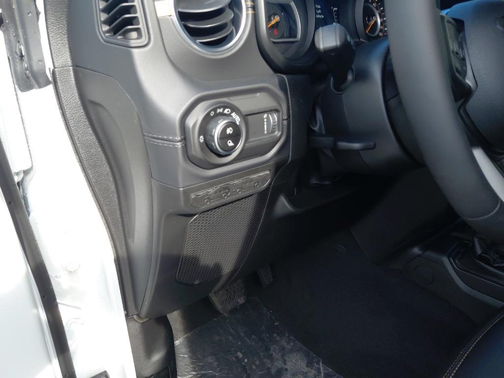 new 2026 Jeep Gladiator car, priced at $52,700