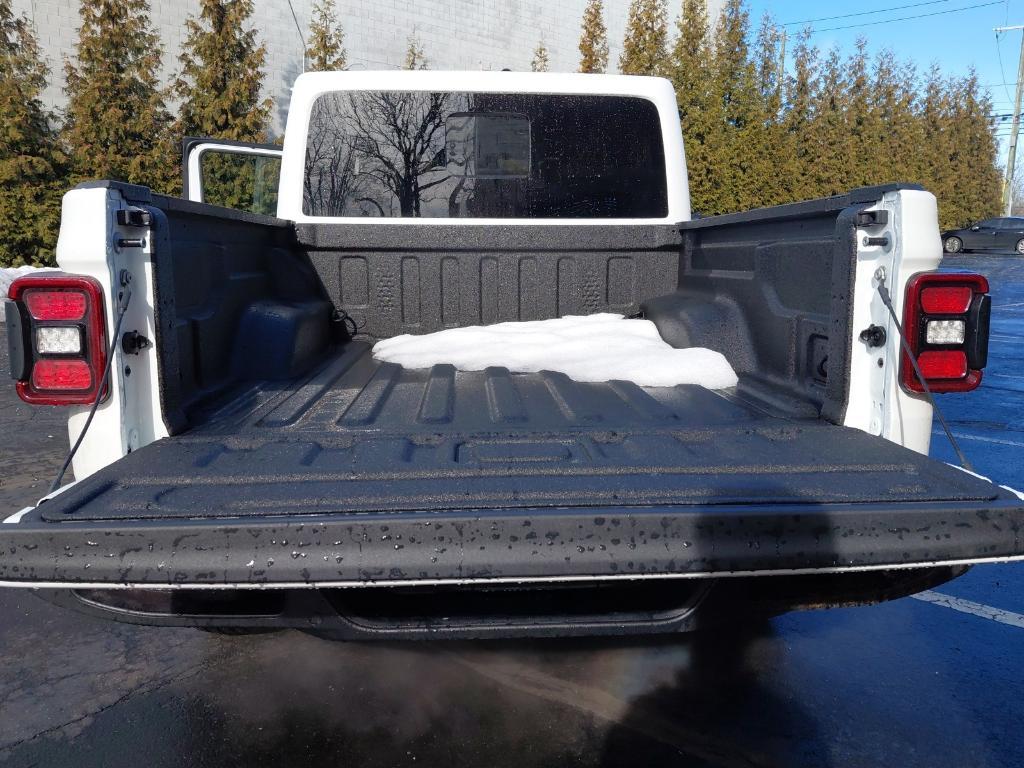 new 2026 Jeep Gladiator car, priced at $52,700