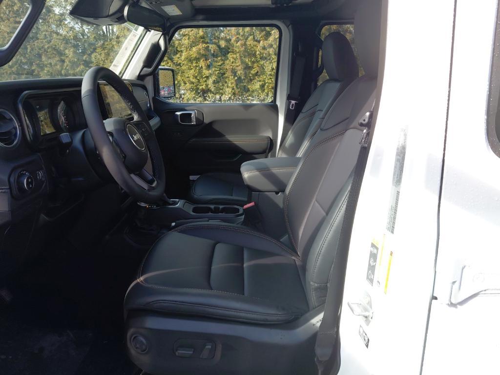 new 2026 Jeep Gladiator car, priced at $52,700