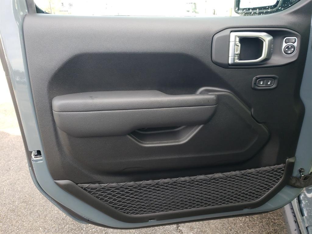 new 2025 Jeep Wrangler car, priced at $55,075