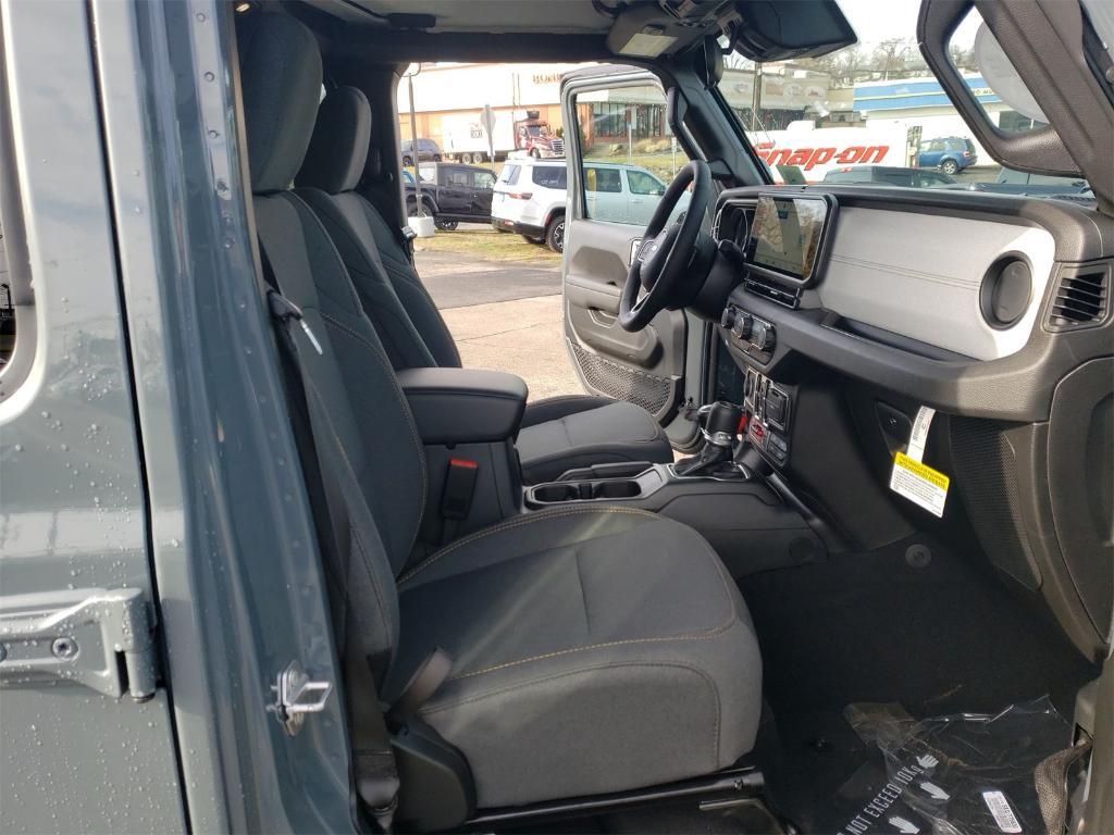 new 2025 Jeep Wrangler car, priced at $55,075