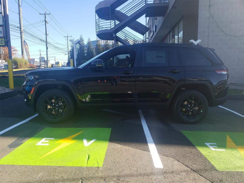 new 2025 Jeep Grand Cherokee car, priced at $46,730
