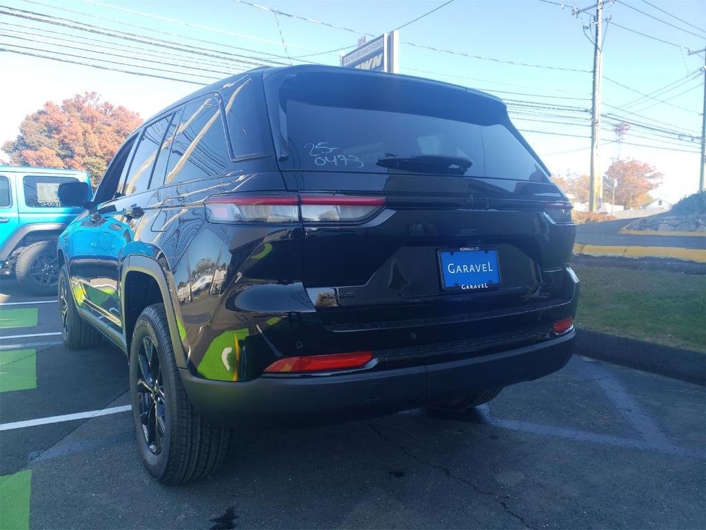 new 2025 Jeep Grand Cherokee car, priced at $46,730