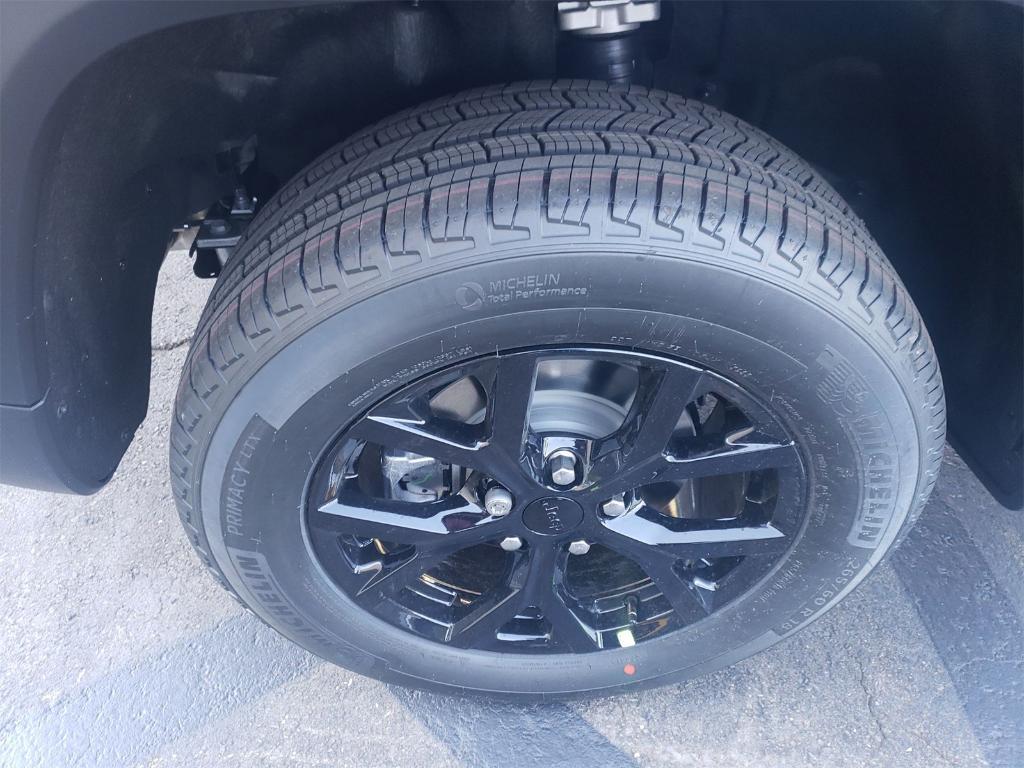 new 2025 Jeep Grand Cherokee car, priced at $46,730