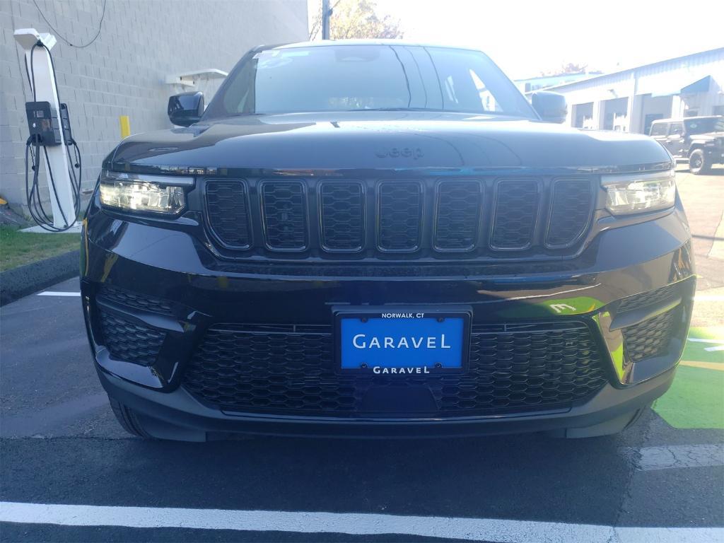 new 2025 Jeep Grand Cherokee car, priced at $46,730