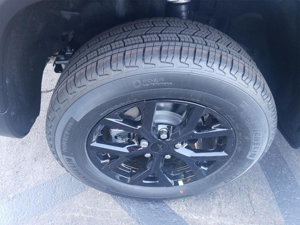 new 2025 Jeep Grand Cherokee car, priced at $46,730