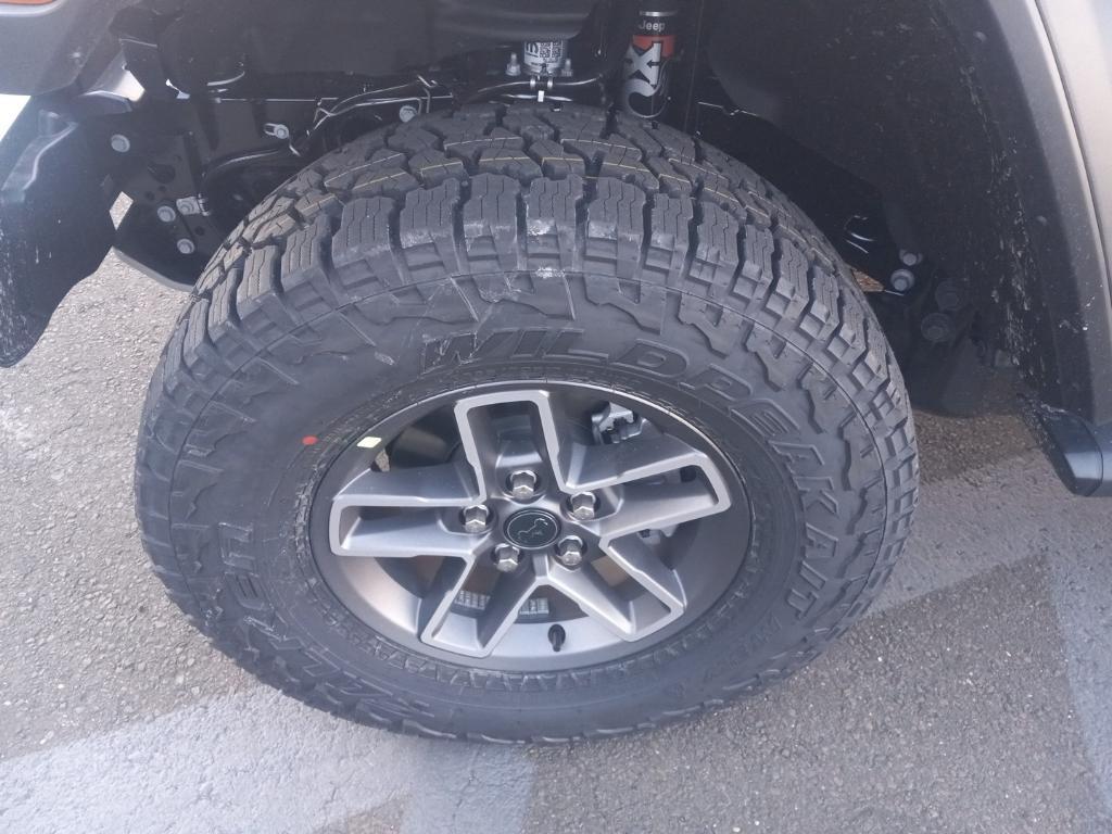 new 2026 Jeep Gladiator car, priced at $57,275