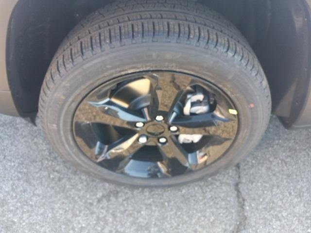 new 2025 Jeep Grand Cherokee L car, priced at $54,990