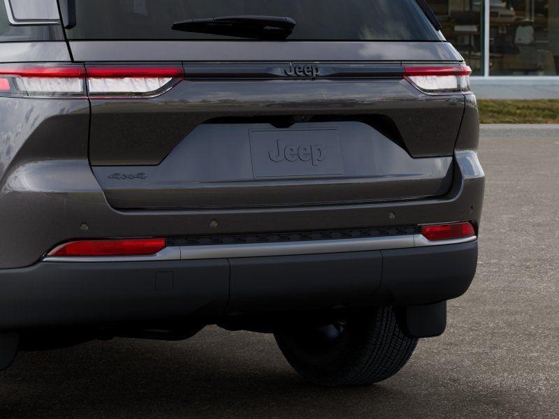 new 2026 Jeep Grand Cherokee car, priced at $49,975