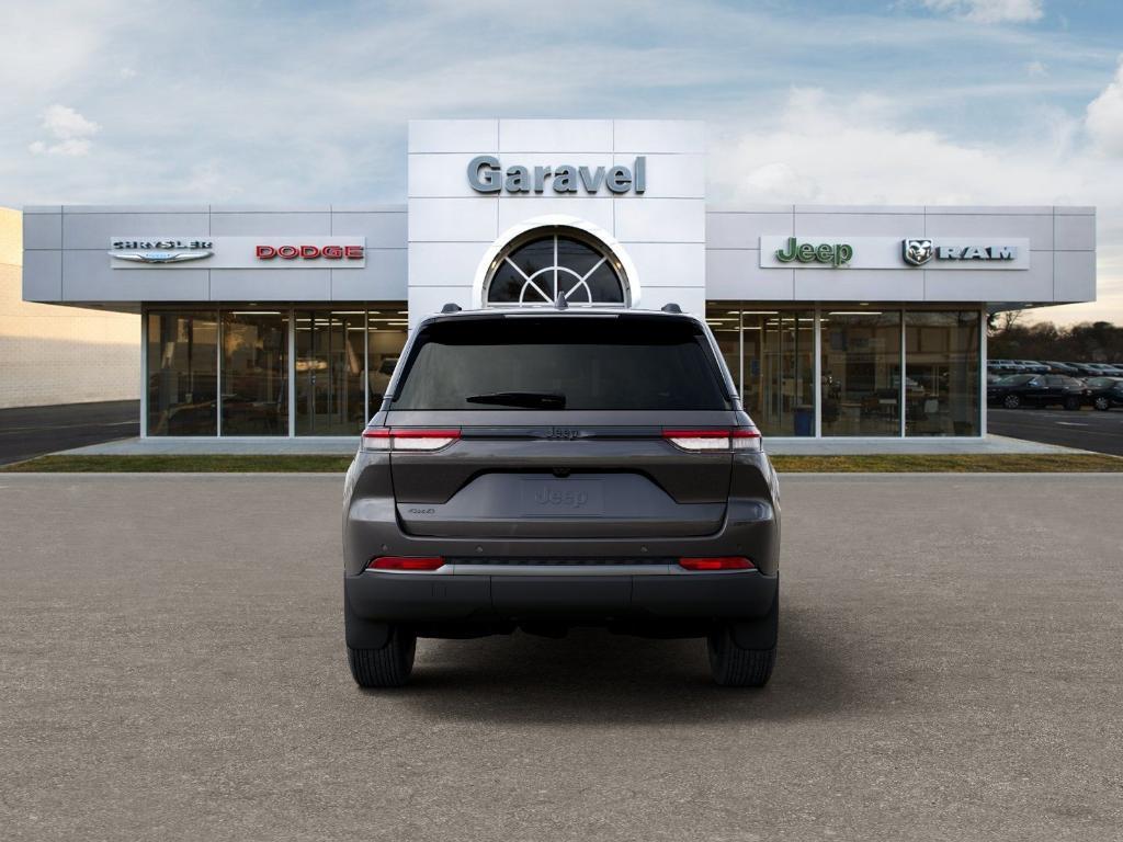 new 2026 Jeep Grand Cherokee car, priced at $49,975