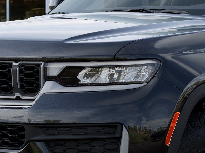 new 2026 Jeep Grand Cherokee car, priced at $48,525