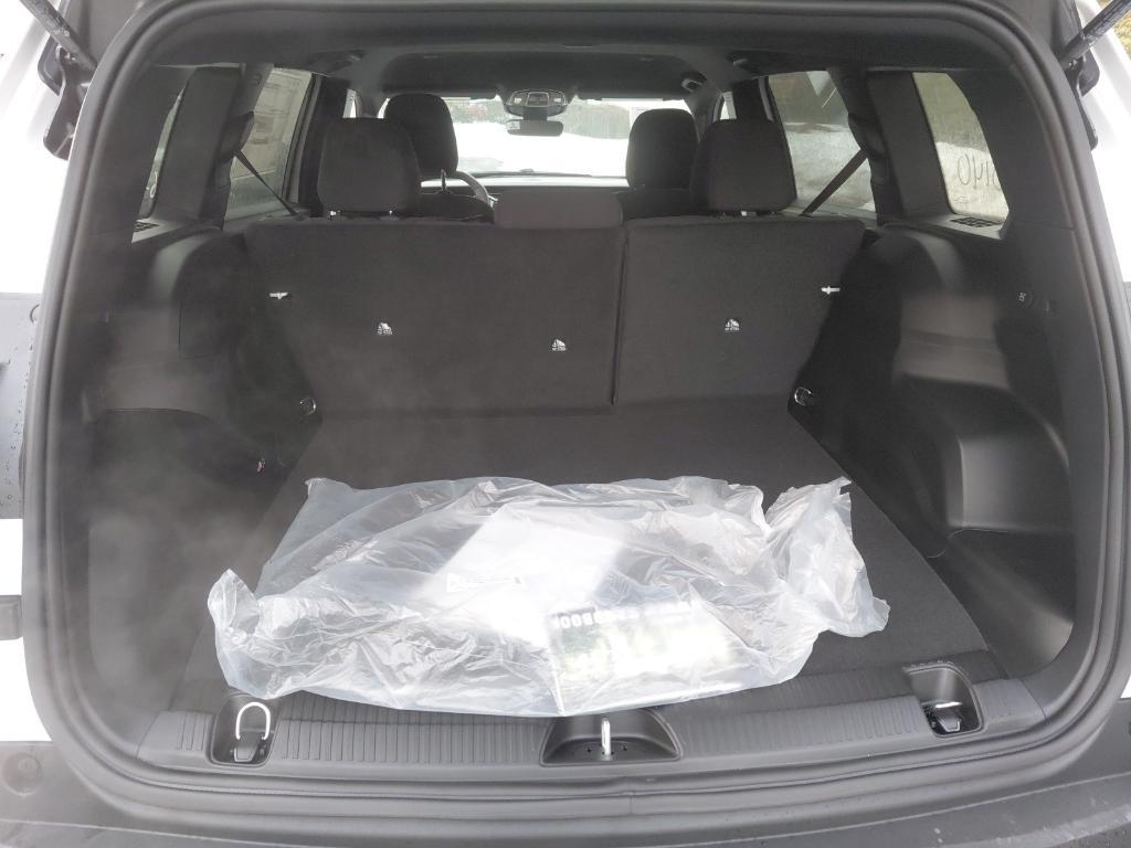 new 2026 Jeep Cherokee car, priced at $40,490