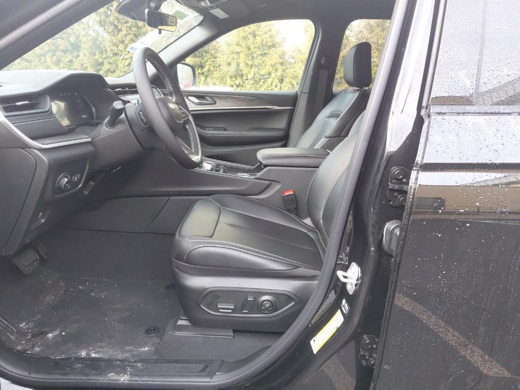 new 2026 Jeep Grand Cherokee car, priced at $50,580