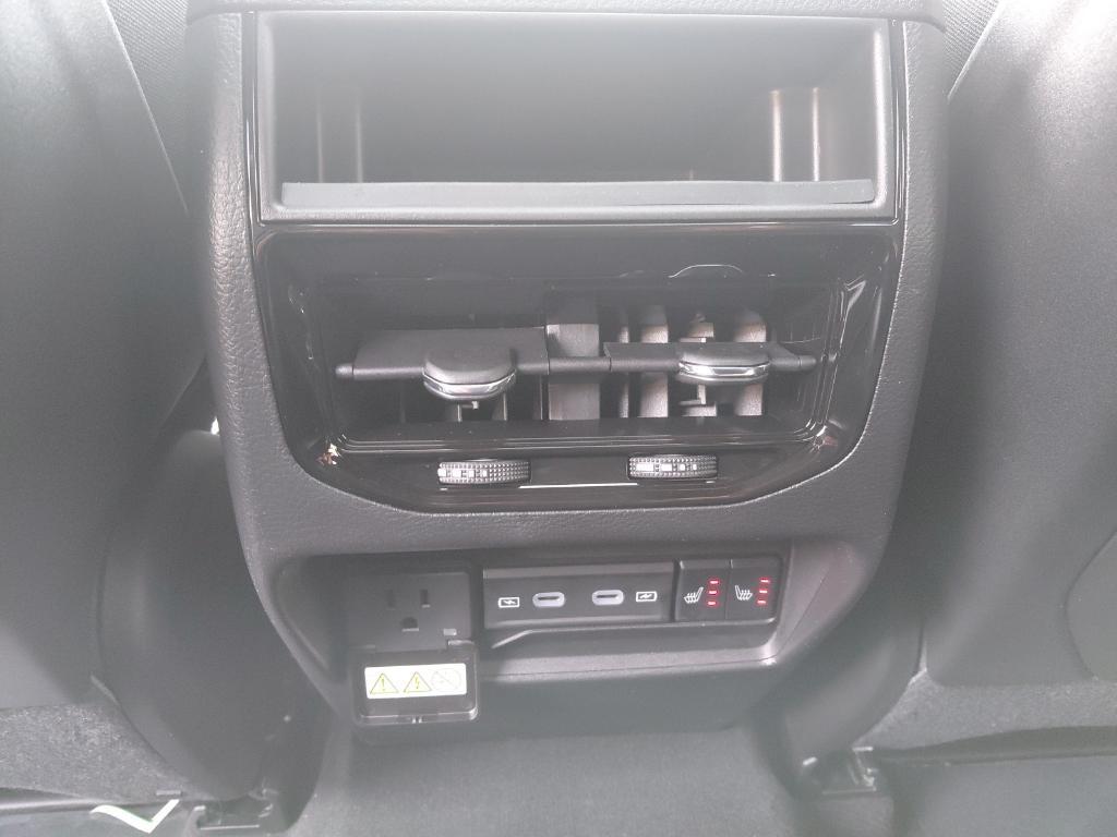 new 2026 Jeep Grand Cherokee car, priced at $50,580