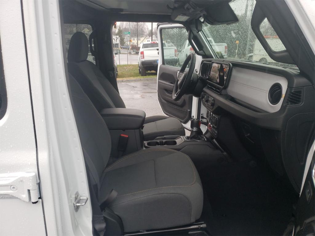 new 2025 Jeep Wrangler car, priced at $54,380