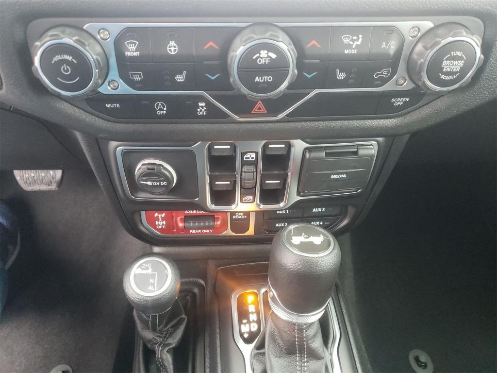 new 2025 Jeep Wrangler car, priced at $54,380