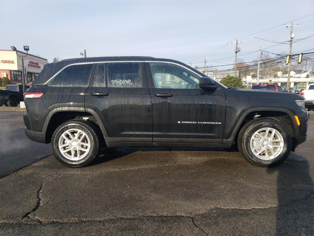 new 2025 Jeep Grand Cherokee car, priced at $44,170