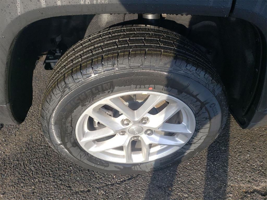 new 2025 Jeep Grand Cherokee car, priced at $44,170