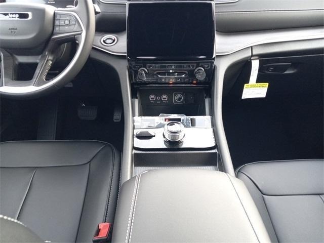 new 2025 Jeep Grand Cherokee car, priced at $52,735