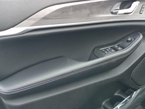 new 2025 Jeep Grand Cherokee car, priced at $52,735