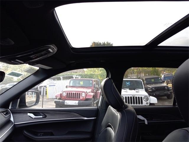 new 2025 Jeep Grand Cherokee car, priced at $52,735