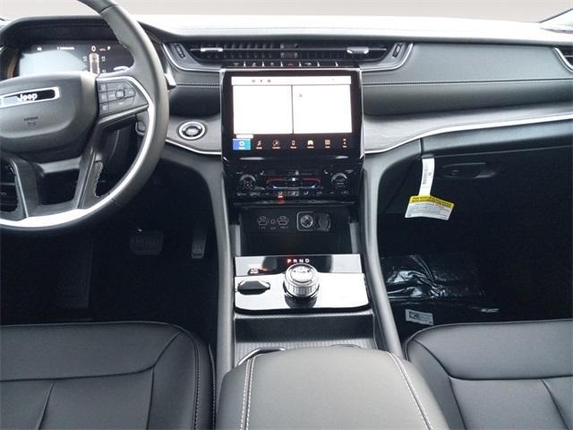 new 2025 Jeep Grand Cherokee car, priced at $49,915