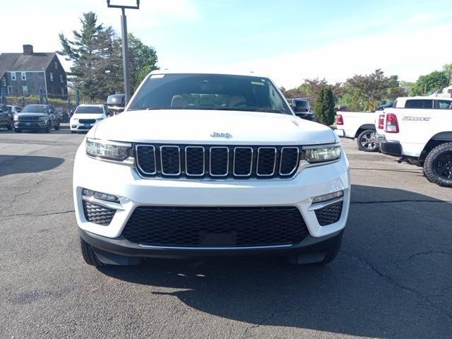 new 2025 Jeep Grand Cherokee car, priced at $49,915