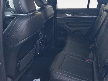 new 2025 Jeep Grand Cherokee car, priced at $49,915