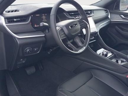 new 2025 Jeep Grand Cherokee car, priced at $49,915