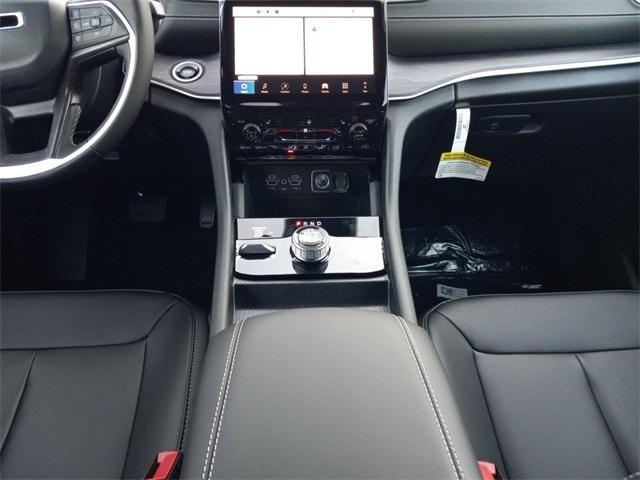 new 2025 Jeep Grand Cherokee car, priced at $49,915