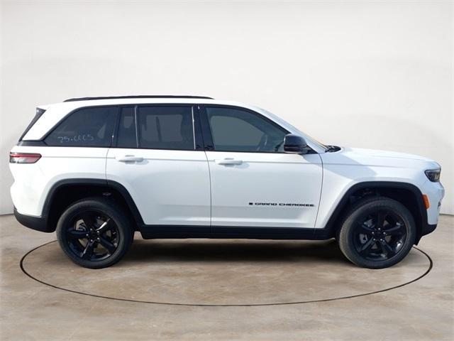 new 2025 Jeep Grand Cherokee car, priced at $47,780