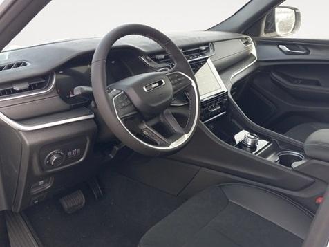 new 2025 Jeep Grand Cherokee car, priced at $47,780