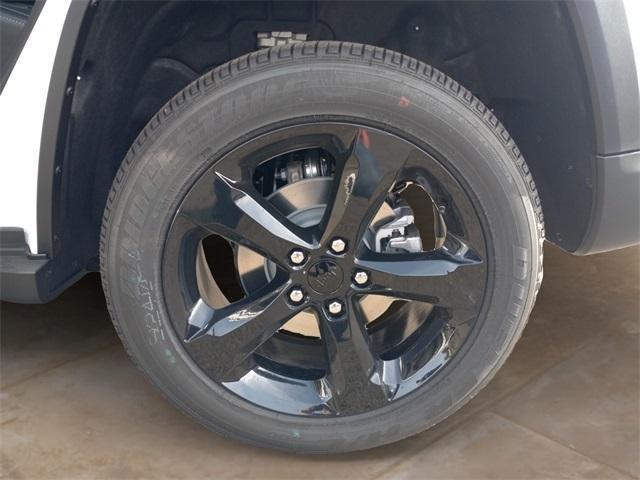 new 2025 Jeep Grand Cherokee car, priced at $47,780