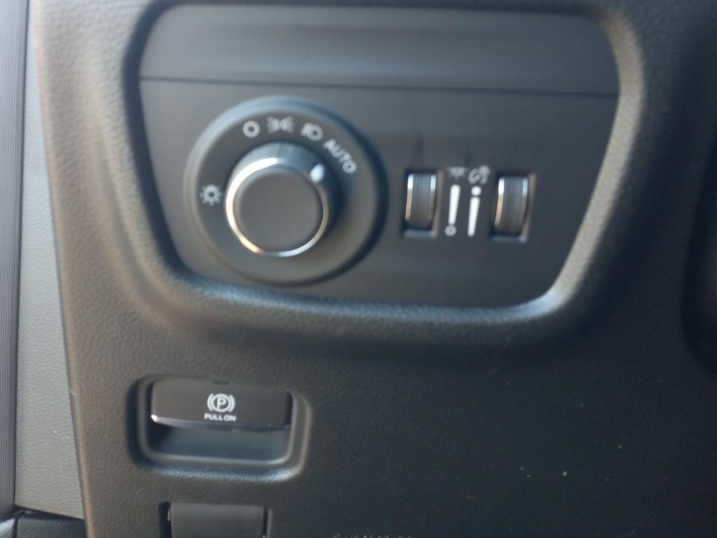 new 2025 Jeep Grand Cherokee car, priced at $48,375