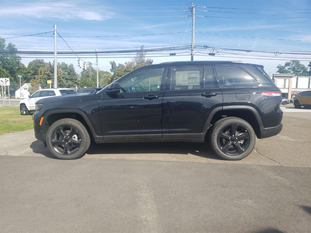 new 2025 Jeep Grand Cherokee car, priced at $48,375