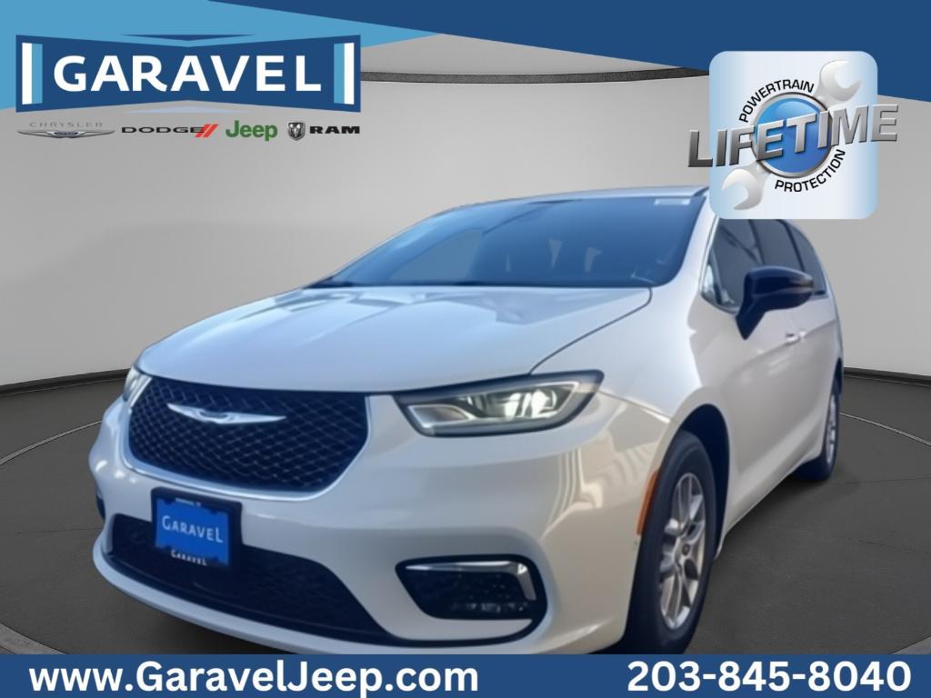 new 2026 Chrysler Pacifica car, priced at $46,920