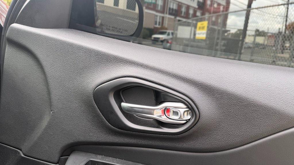 used 2022 Jeep Cherokee car, priced at $17,988