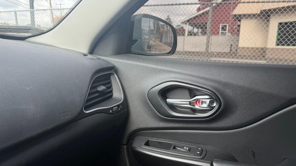 used 2022 Jeep Cherokee car, priced at $17,988