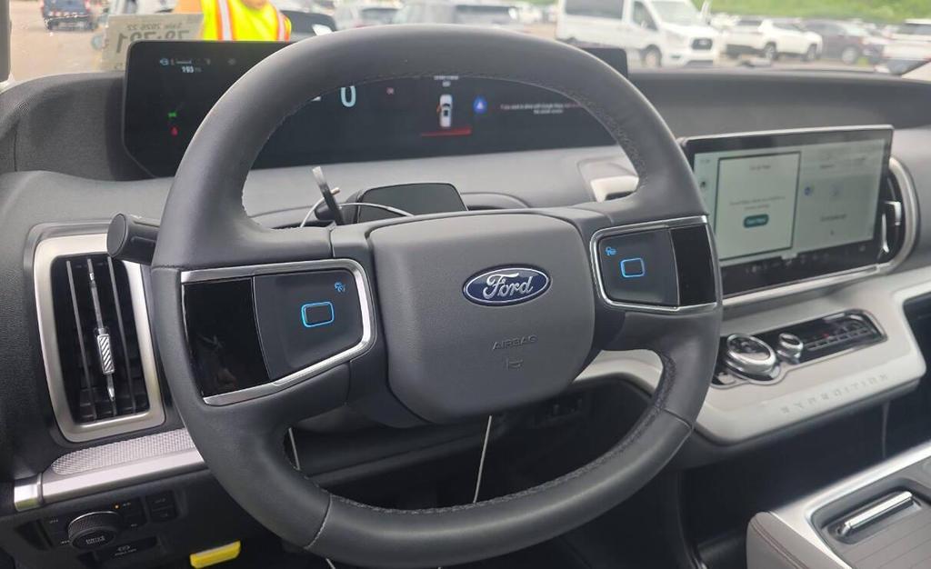 used 2025 Ford Expedition car, priced at $58,000