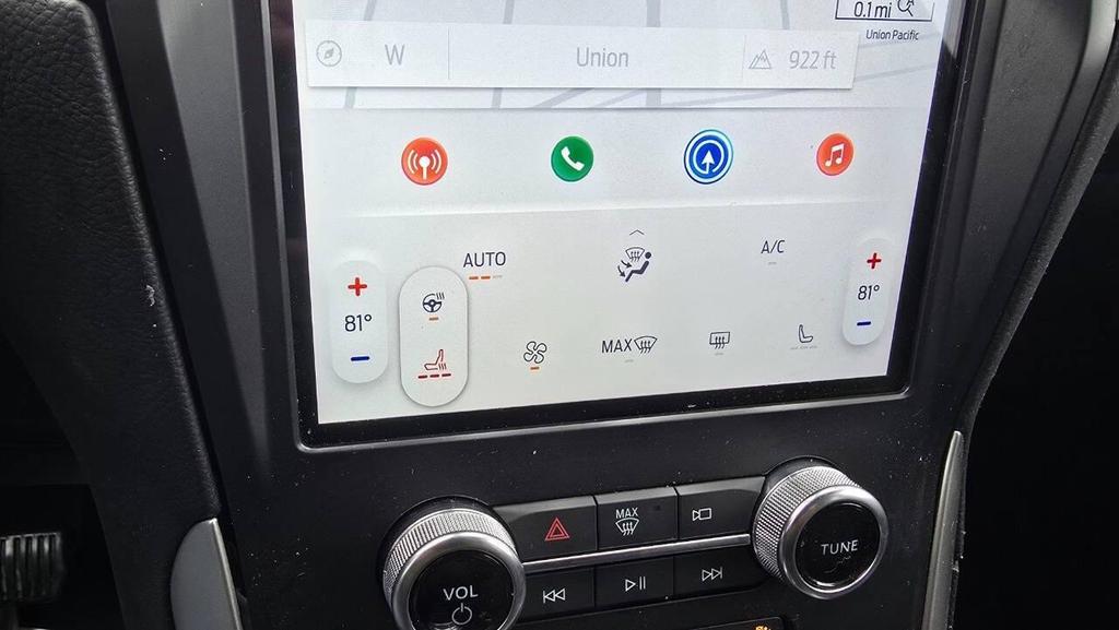 used 2024 Ford Edge car, priced at $29,400