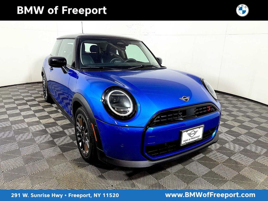 used 2025 MINI Hardtop car, priced at $29,668