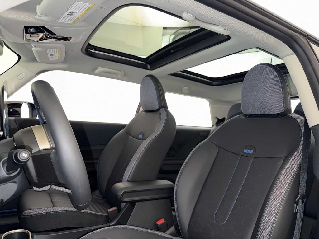 used 2025 MINI Hardtop car, priced at $29,668