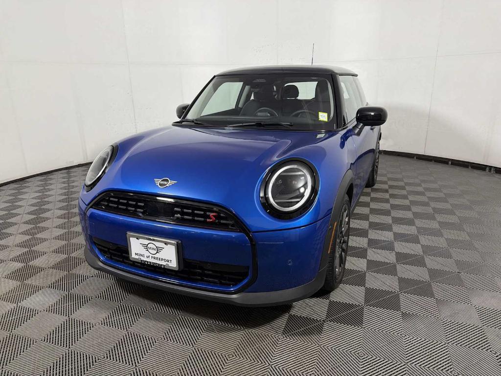 used 2025 MINI Hardtop car, priced at $29,668
