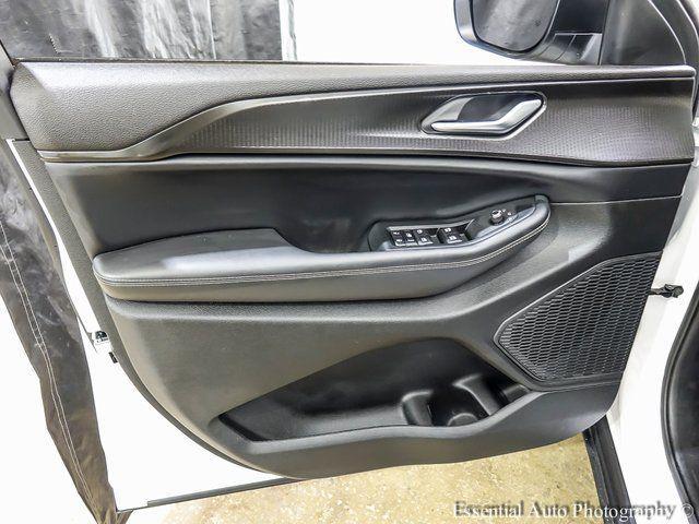 used 2023 Jeep Grand Cherokee car, priced at $27,950